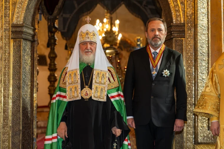 Патриарх Кирилл наградил Игоря Комарова Орденом Благоверного князя Даниила Московского II степени. Патриарх Кирилл наградил Игоря Комарова Орденом Благоверного князя Даниила Московского II степени.