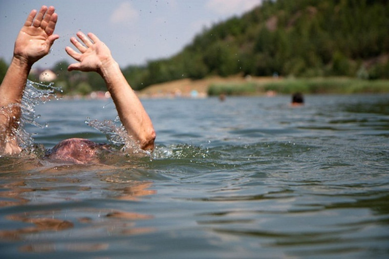 Соблюдайте правила поведения на воде!. Соблюдайте правила поведения на воде!.